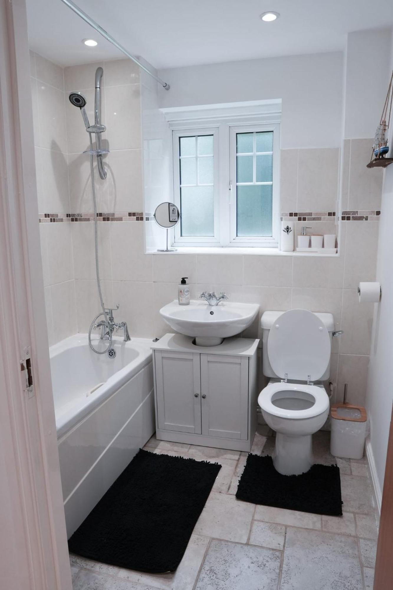 Whole 2-Bed Apartment - Contractors, Professionals, Ulez Free, Free Parking, B'Ham City 10Mins Birmingham Extérieur photo